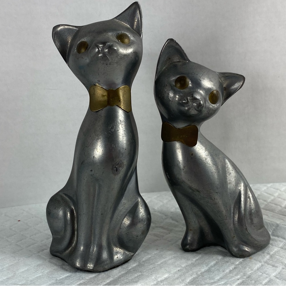 SOLD - Vintage Pair of Beautiful MCM Cat Figurines w/ Brass Eyes and Bows